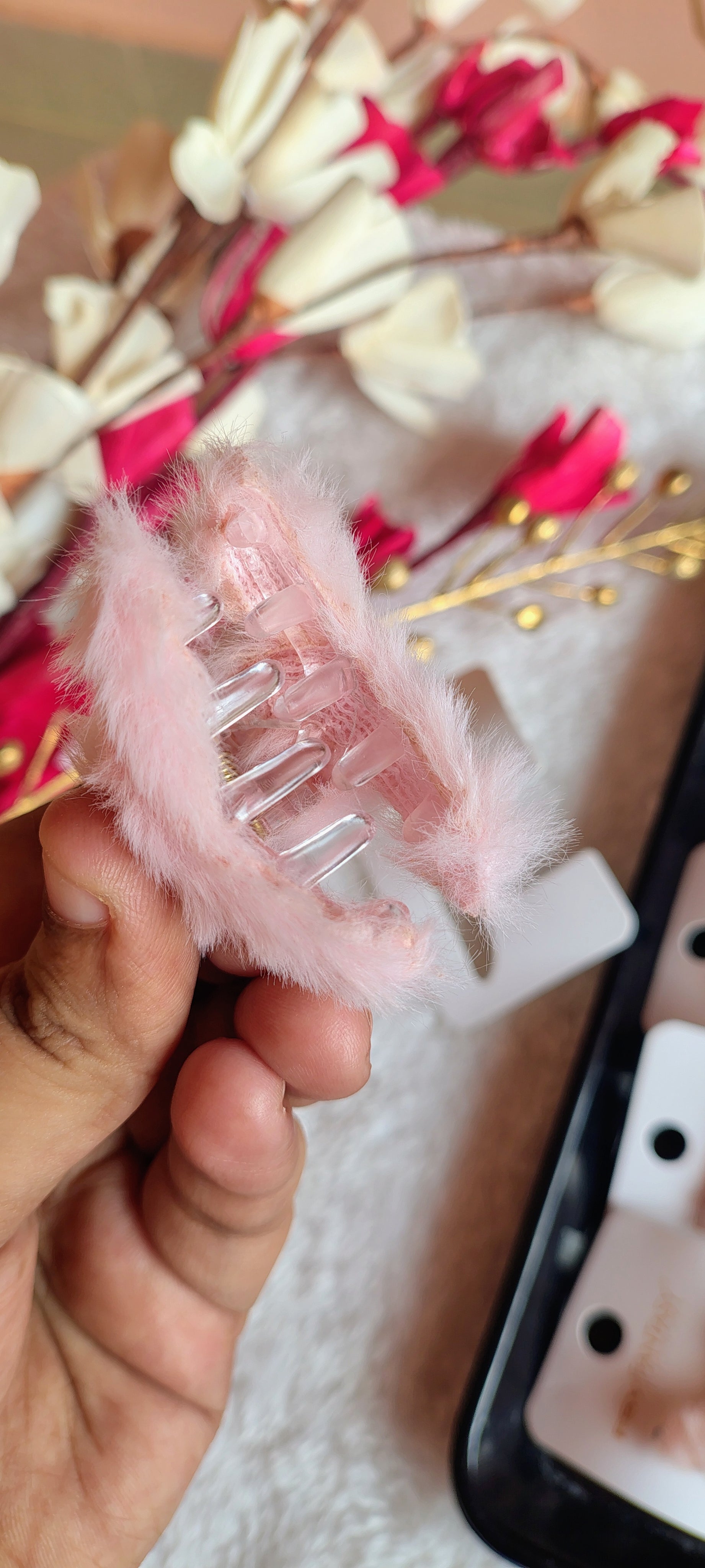 Small fur claw
