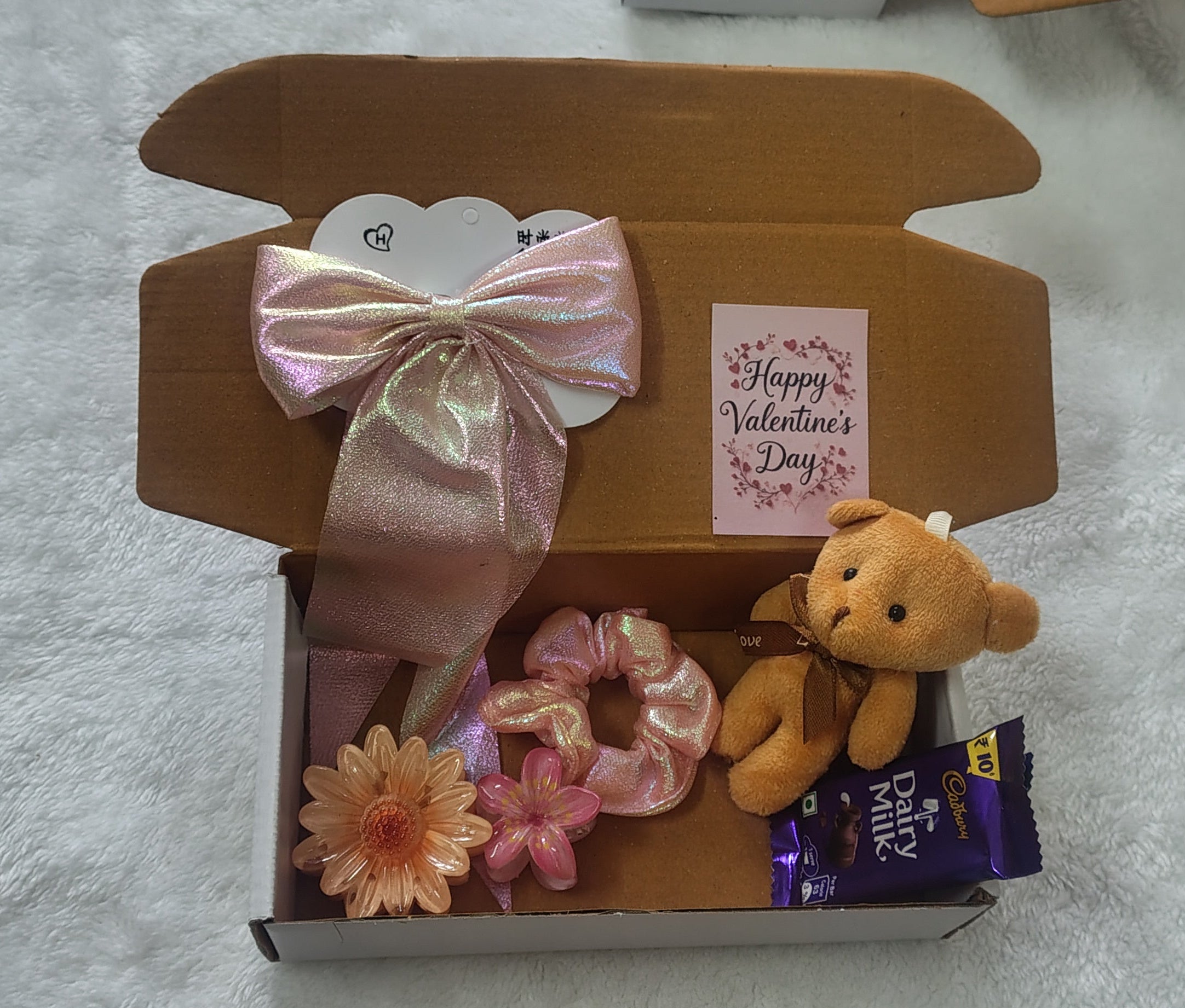 Valentine’s Day Special Mini Gift Hamper