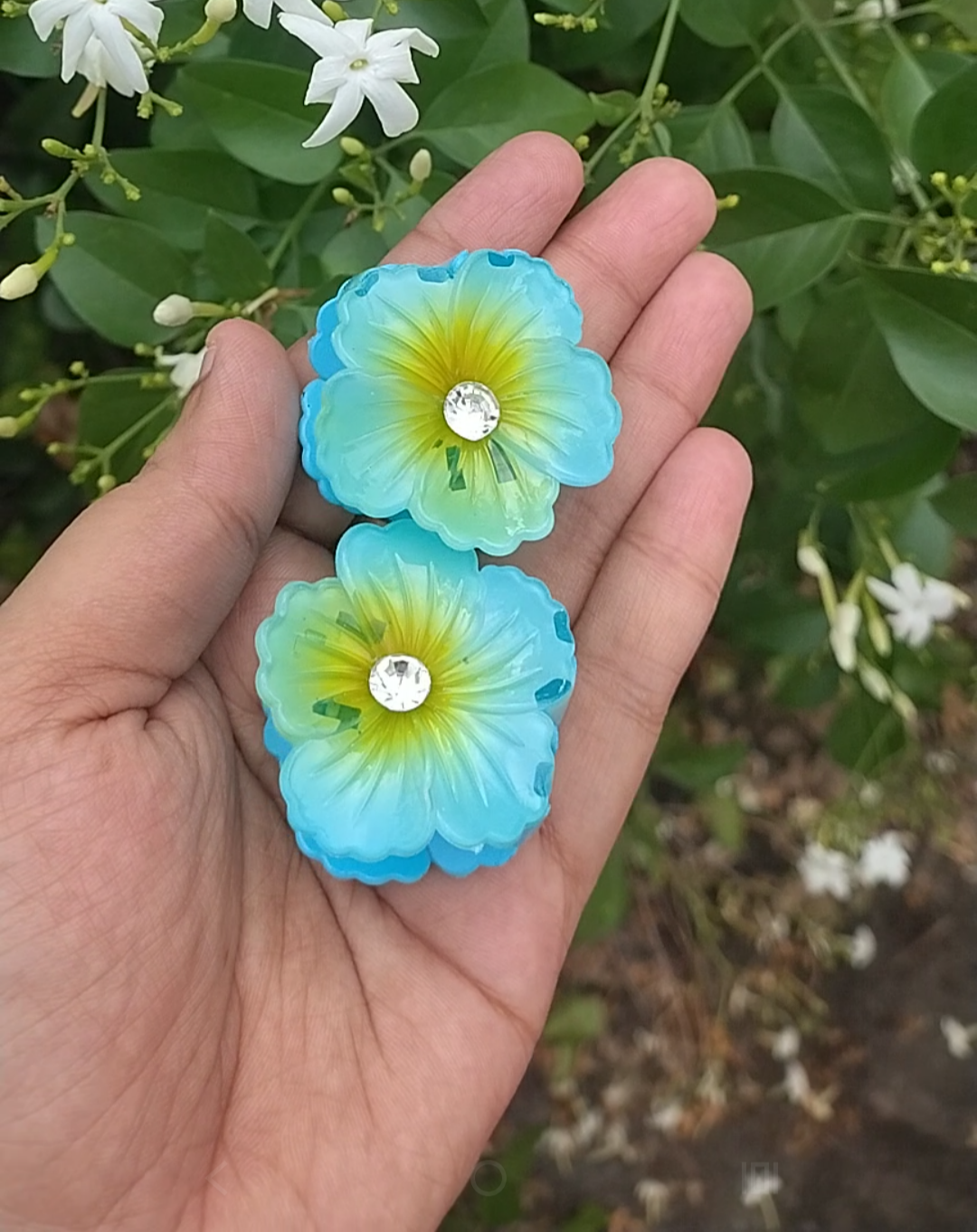 Premium Flower Claw with Center stone