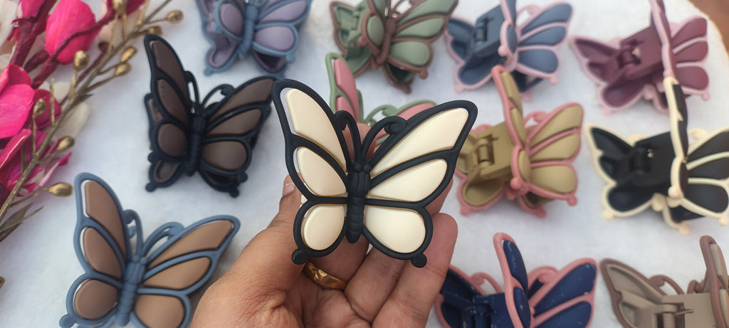 Butterfly shaped claw clip