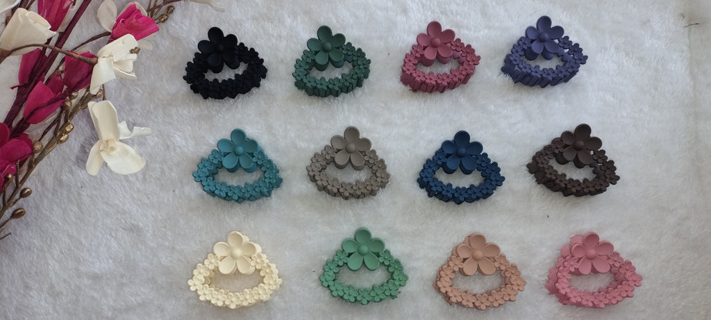 Floral Design Triangle Claw Clip