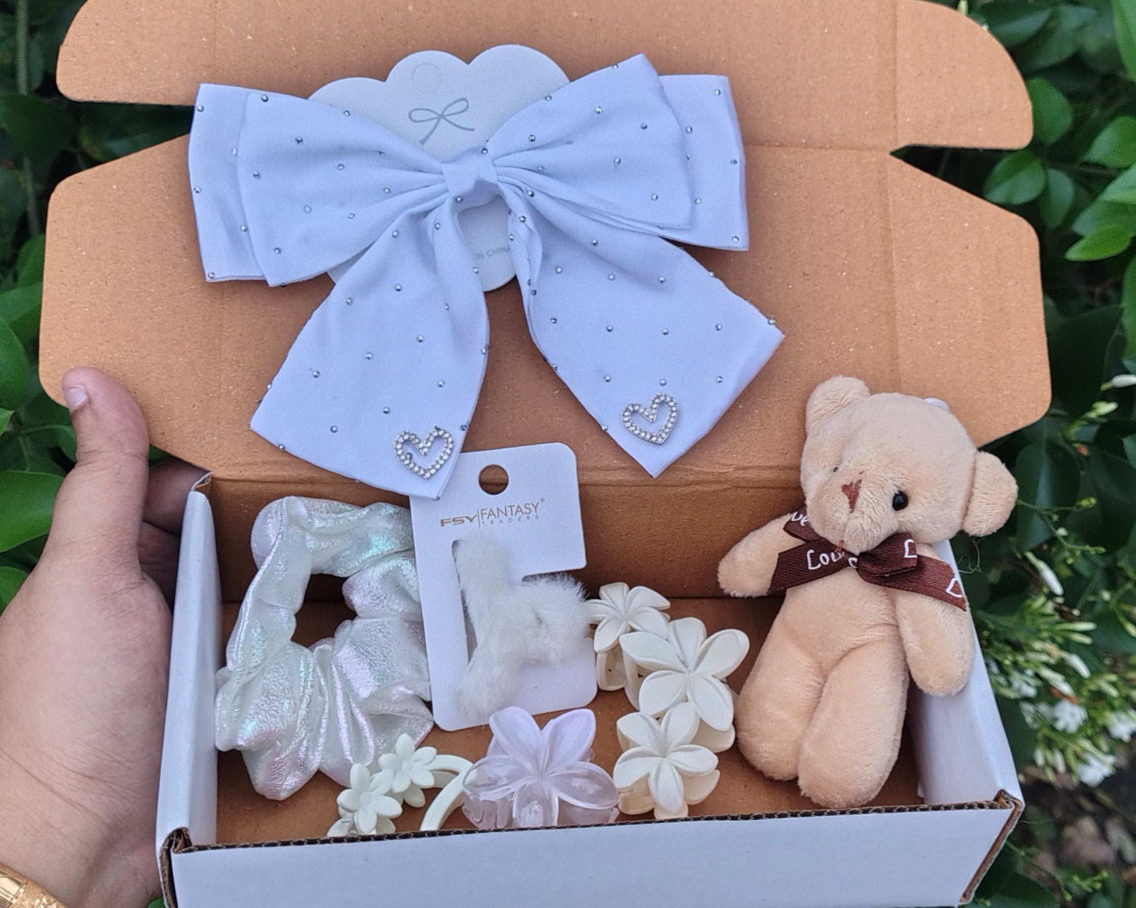 Bow & Blossom Teddy Gift Hamper” 🎀🧸
