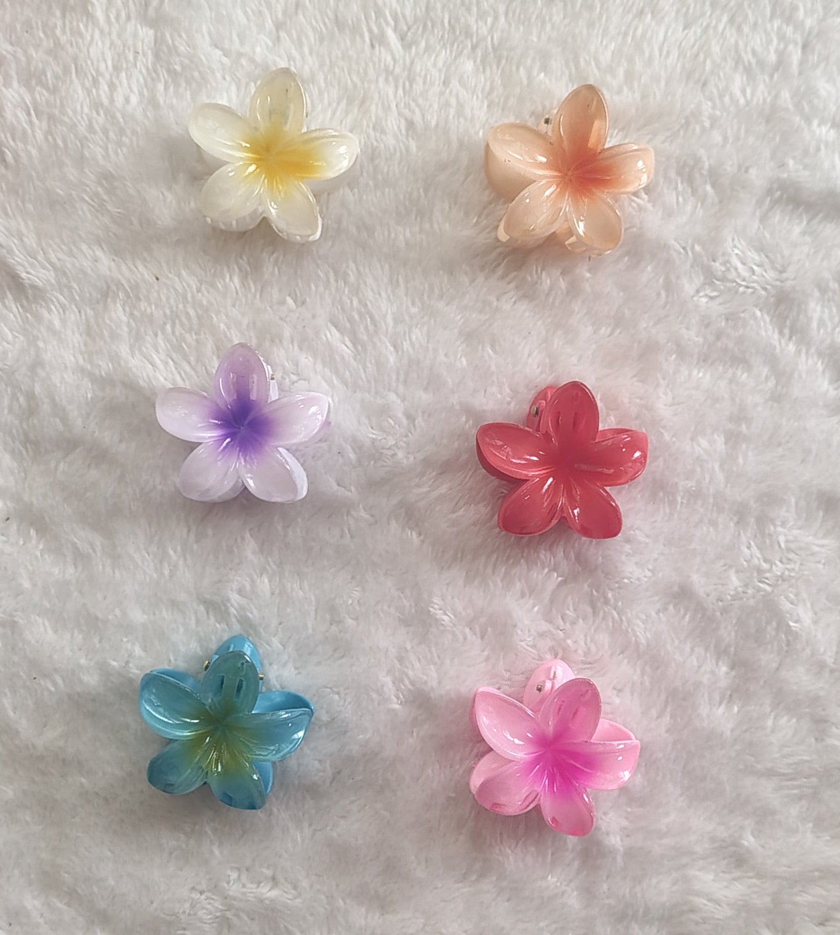 Premium Glossy Flower Hair Claw Clip – Small Size