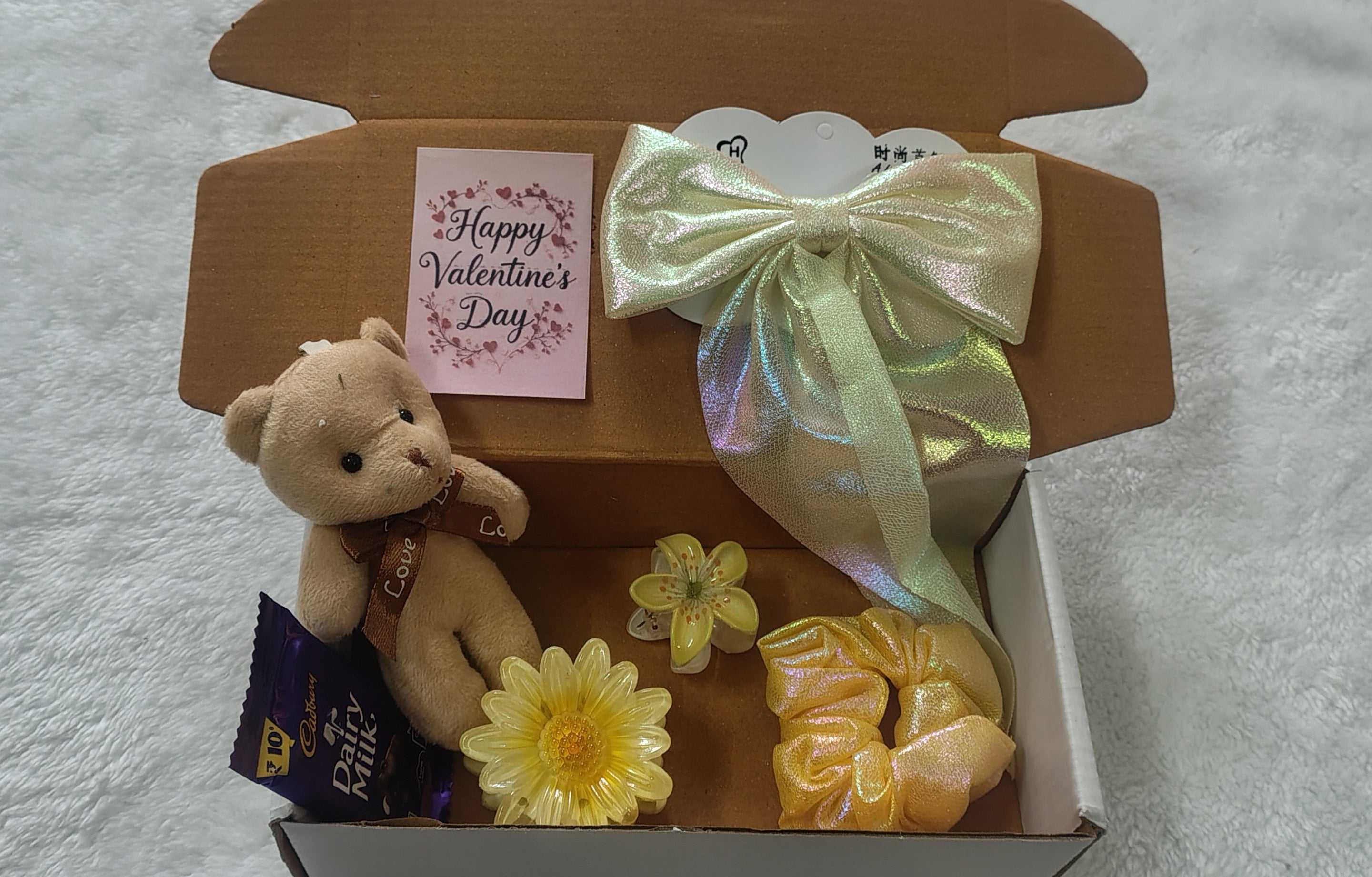 Valentine’s Day Special Mini Gift Hamper