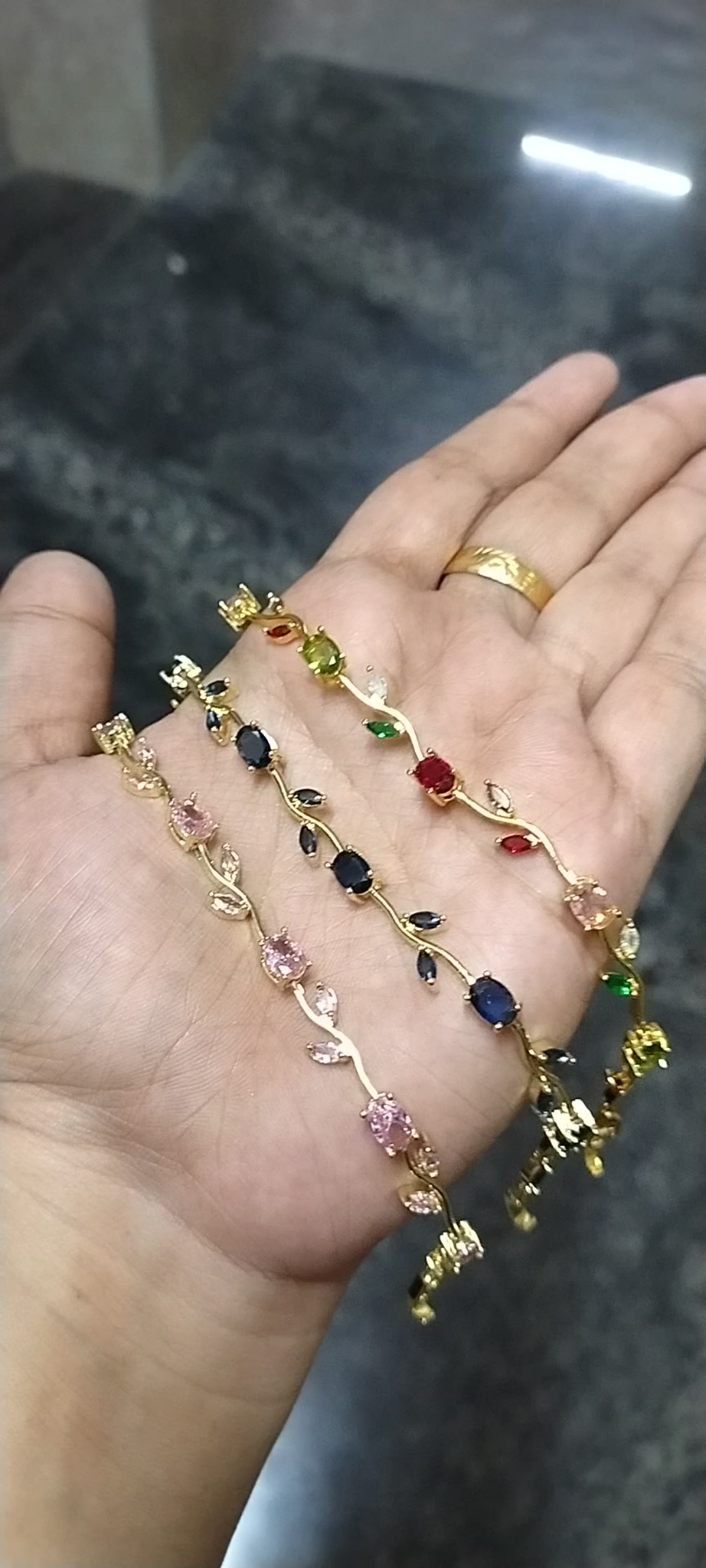 Anti Tarnish Tulip Bracelet – Black Stone Gold Plated Bracelet for Women