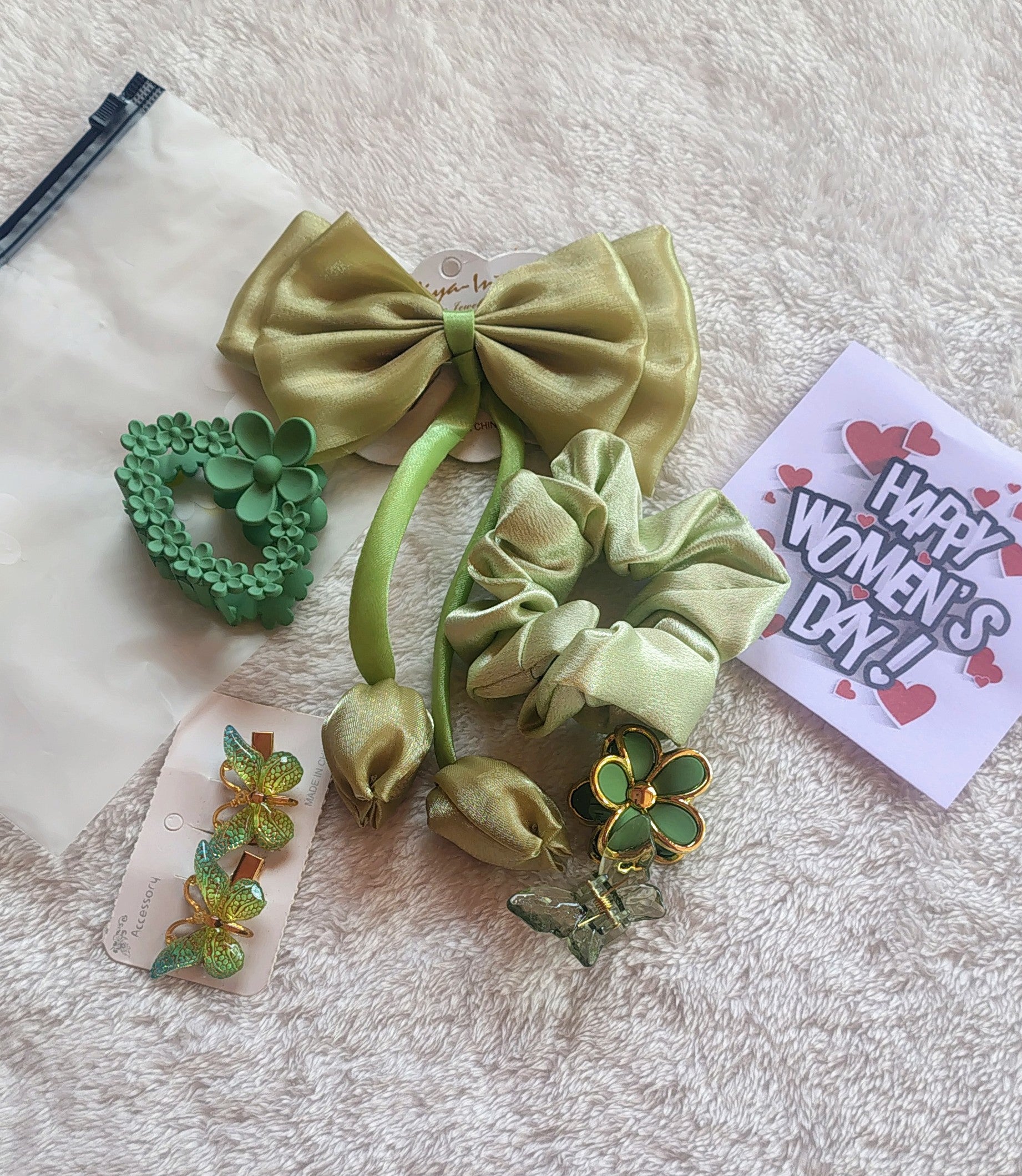 Women’s Day Bloom & Glow Hamper – Floral Gift Set for Her