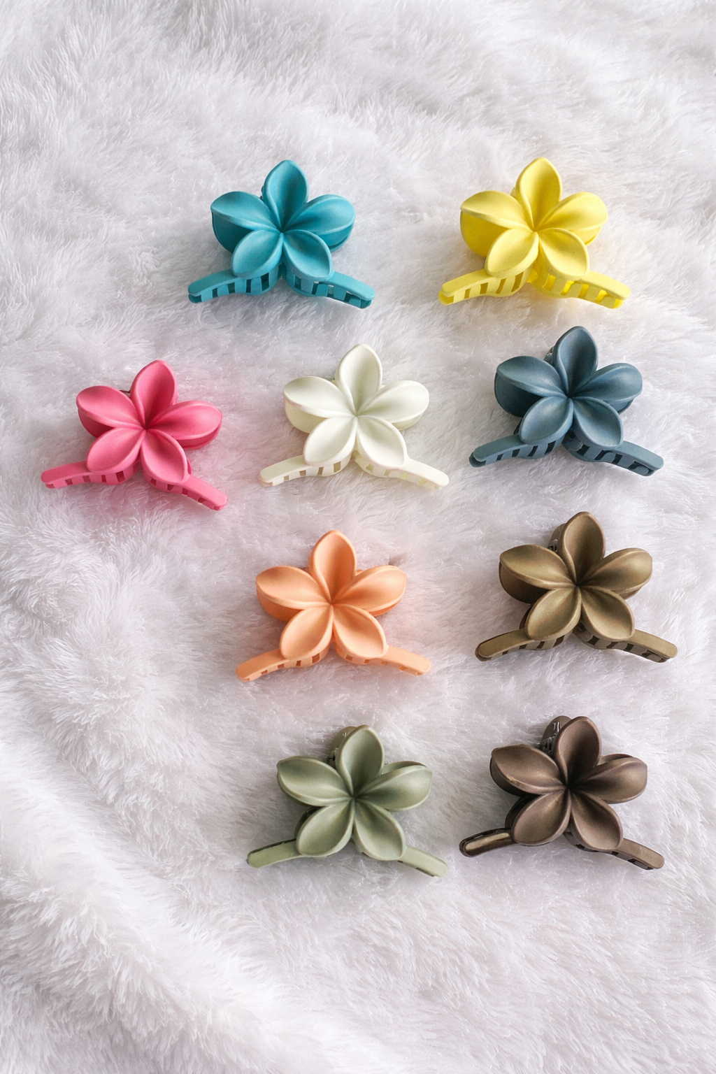 Pastel Flower Hair Claw Clip – Matte Finish Floral Hair Accessory