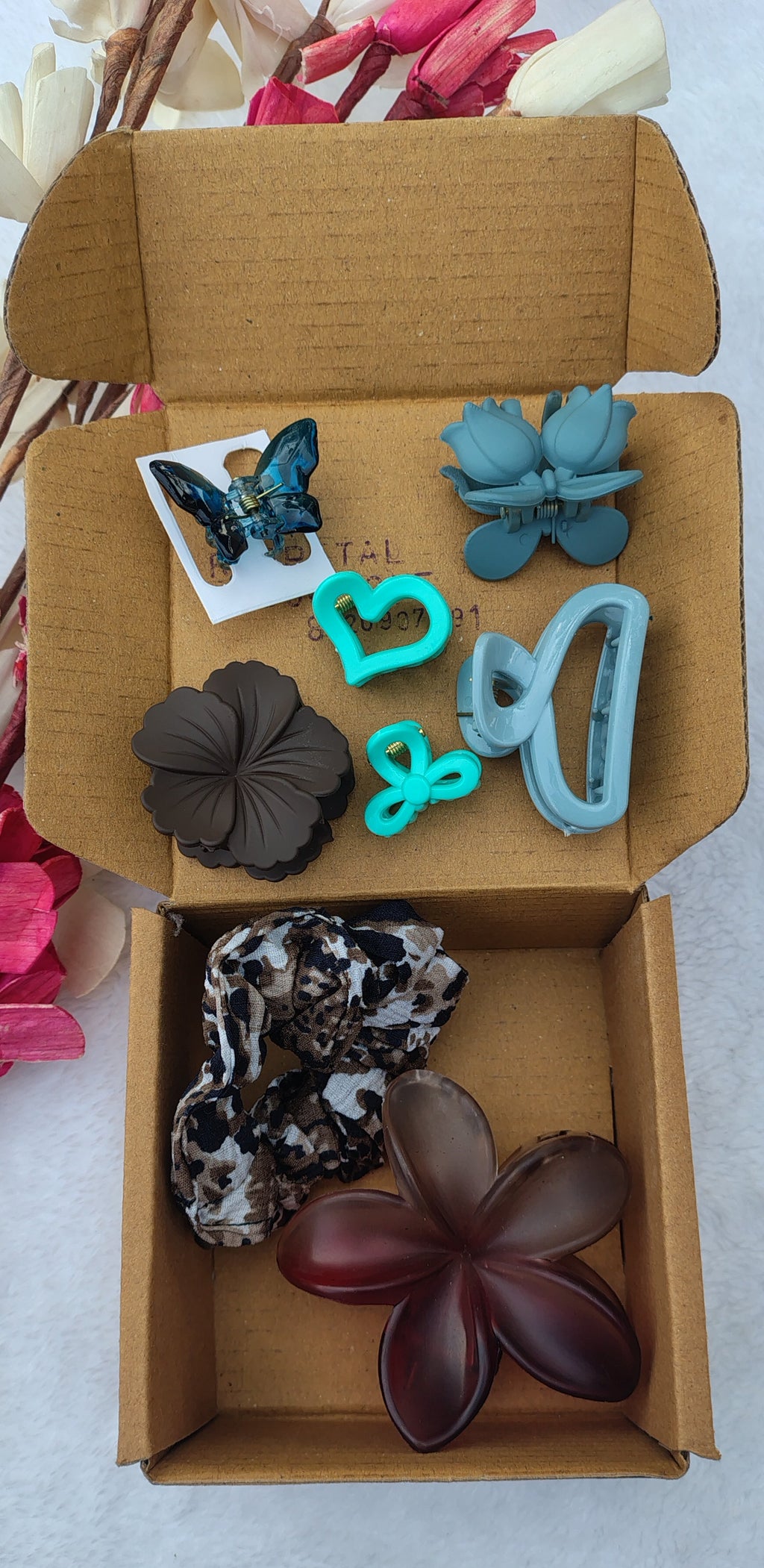 ₹99 Special Hair Accessories Combo – Claw Clip & Scrunchie Set