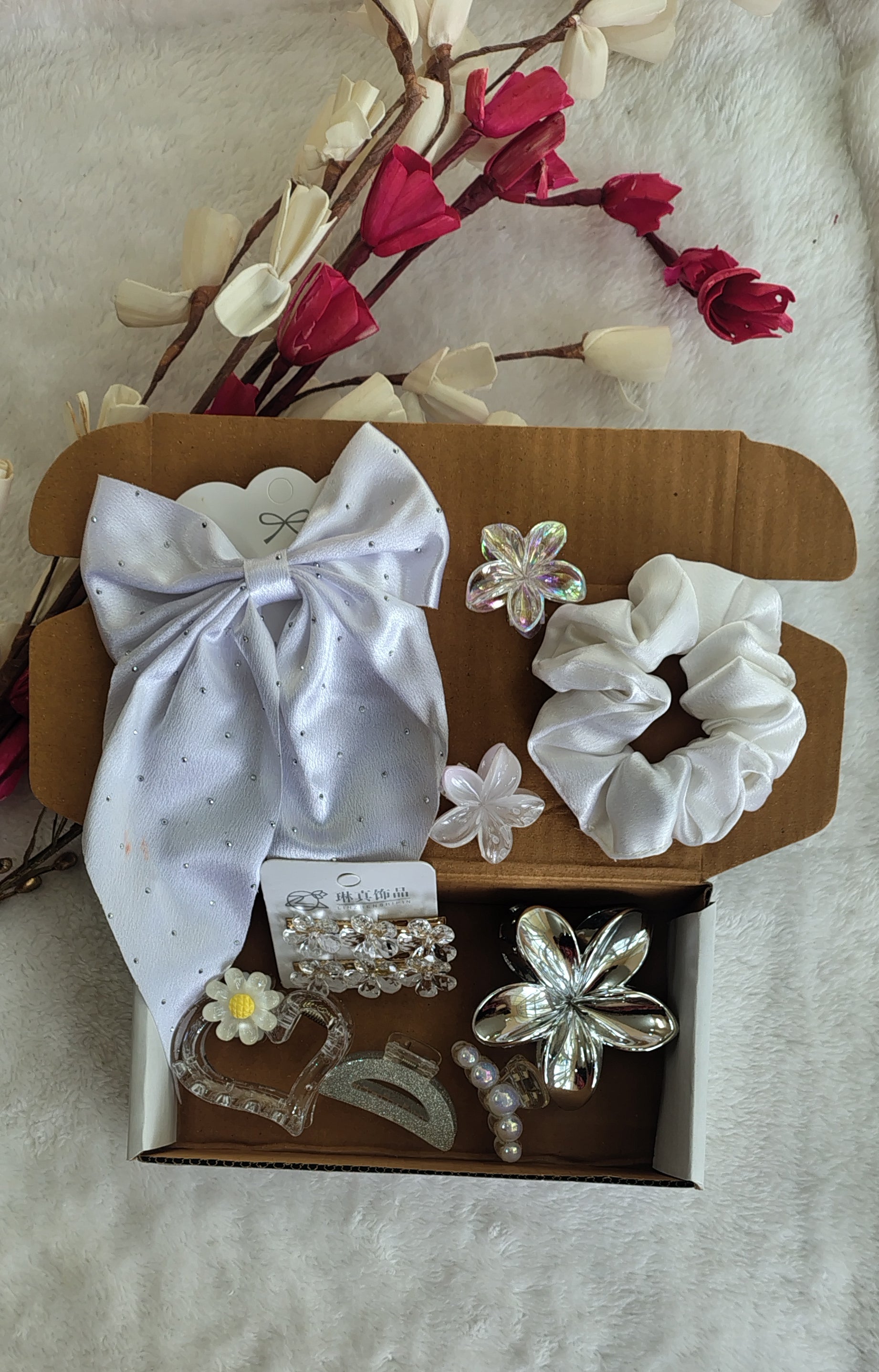 Secret Santa accessories gift box with hair clips scrunchie and bow