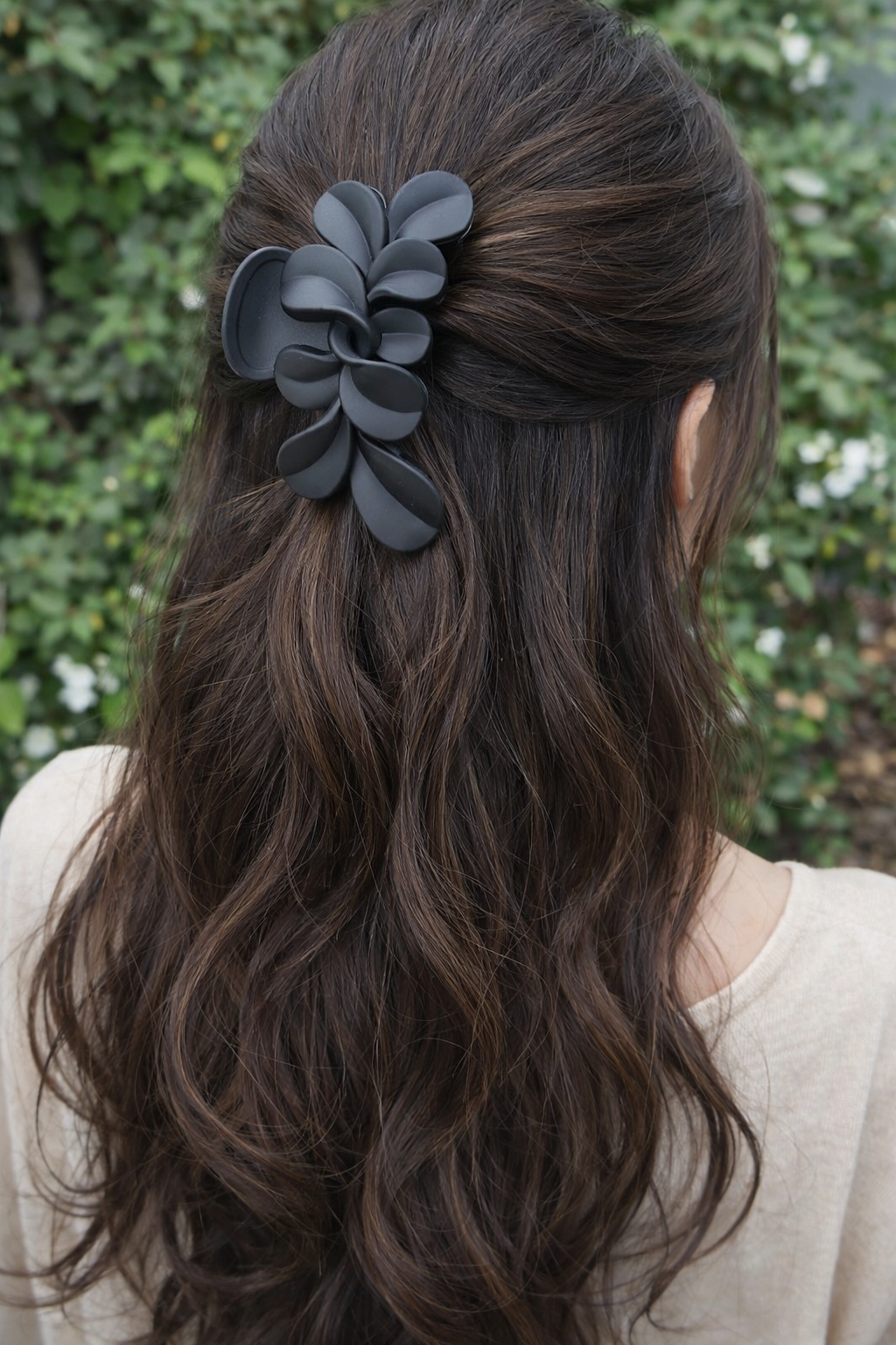 Matte Flower Hair Claw Clips – Elegant Daily Wear