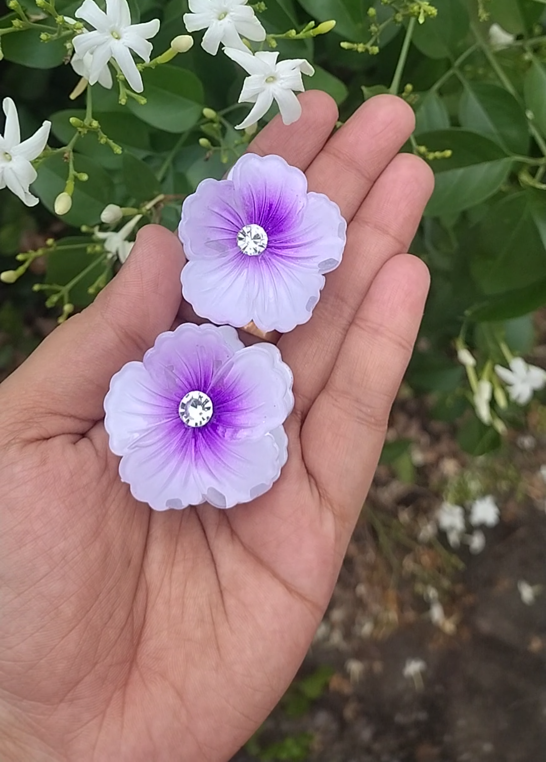 Premium Flower Claw with Center stone